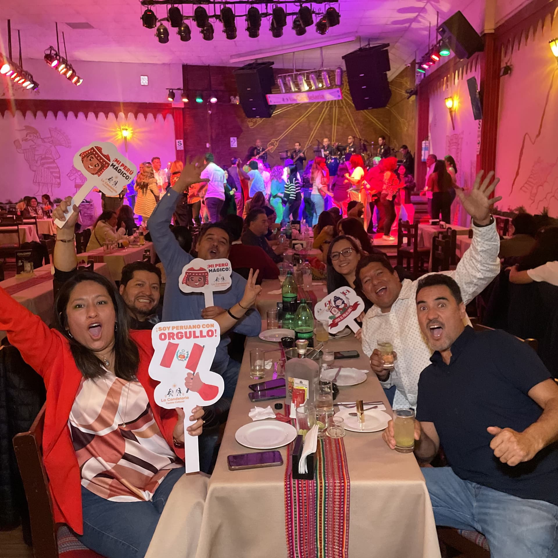 Peruvian Folklore Jantar Temático