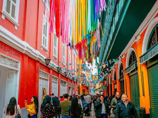 Contrastes de Lima